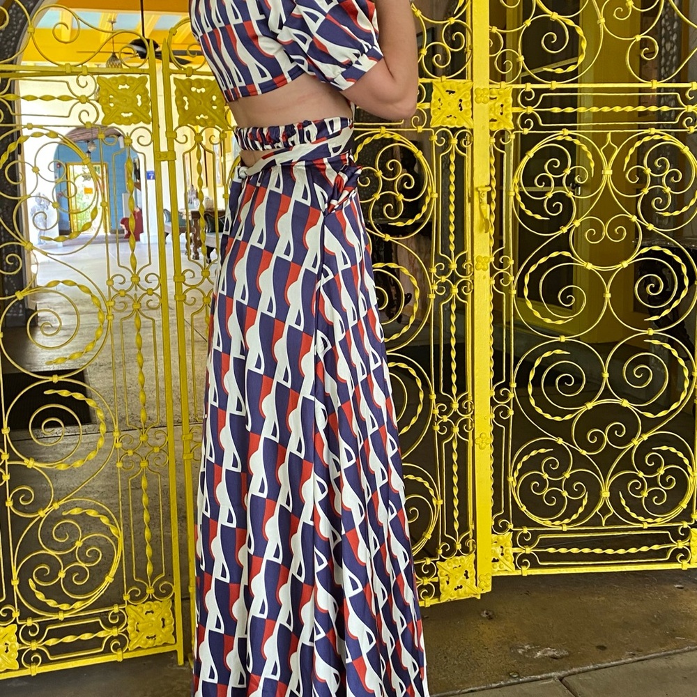 Geometric Patterned Maxi Dress - Picture 8 of 14